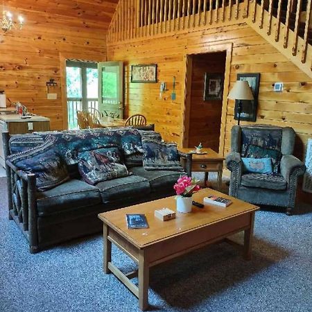 Beautiful 2 Bed Cabin With Hot Tub And Resort Pool Sevierville Dış mekan fotoğraf
