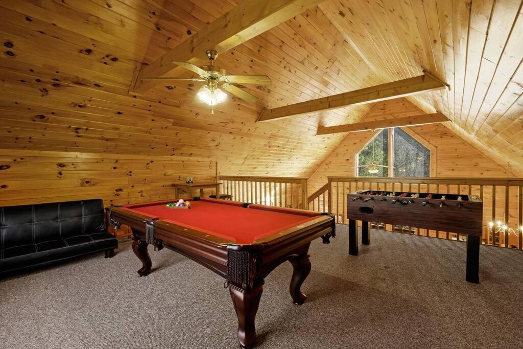 Beautiful 2 Bed Cabin With Hot Tub And Resort Pool Sevierville Dış mekan fotoğraf