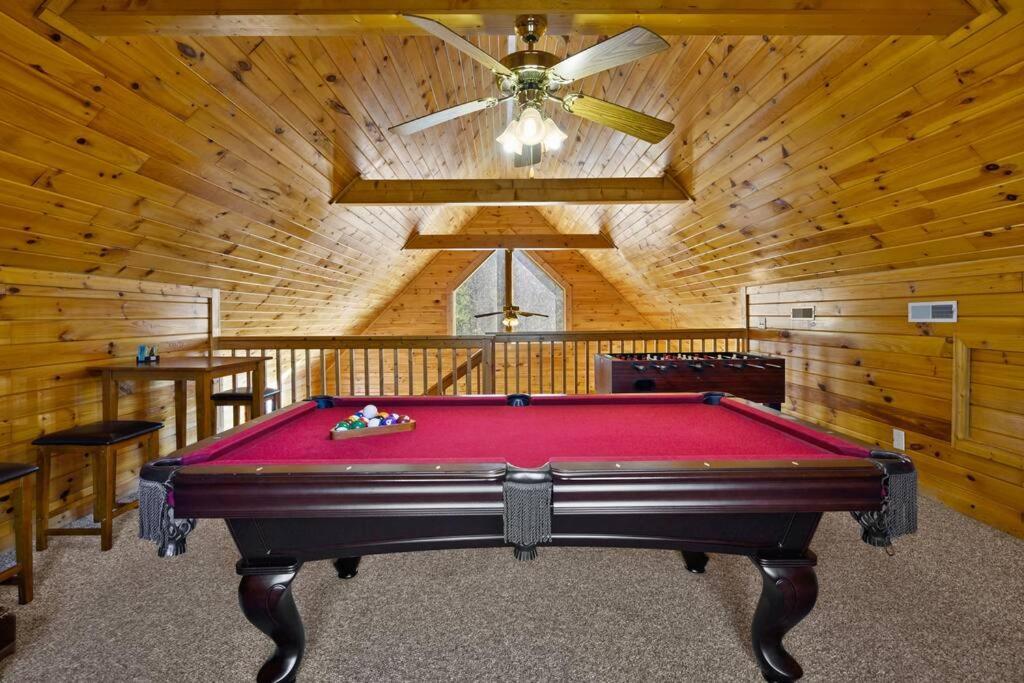 Beautiful 2 Bed Cabin With Hot Tub And Resort Pool Sevierville Dış mekan fotoğraf