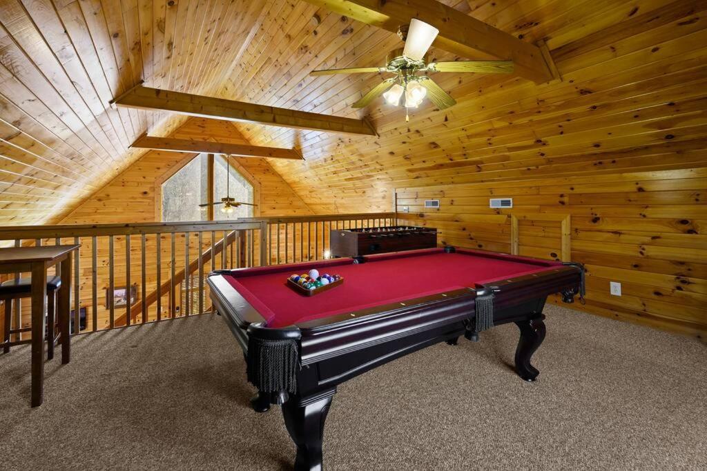 Beautiful 2 Bed Cabin With Hot Tub And Resort Pool Sevierville Dış mekan fotoğraf